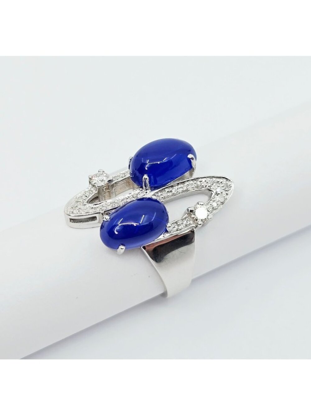 Unique 14K Solid White Gold Designer Diamond & Blue Crystal Wavy Ring - Size 7